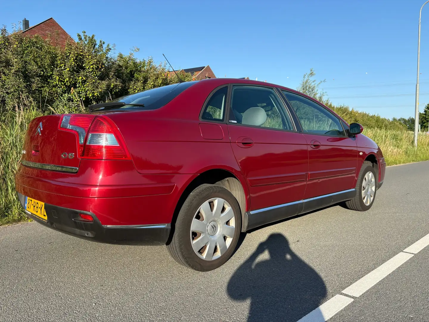 Citroen C5 2.0-16V Exclusive met afneembare trekhaak en airco Rood - 2