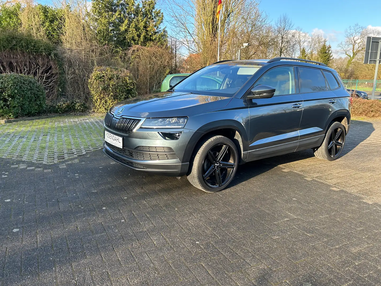 Skoda Karoq 1.5 TSI ACT Ambition Gris - 2