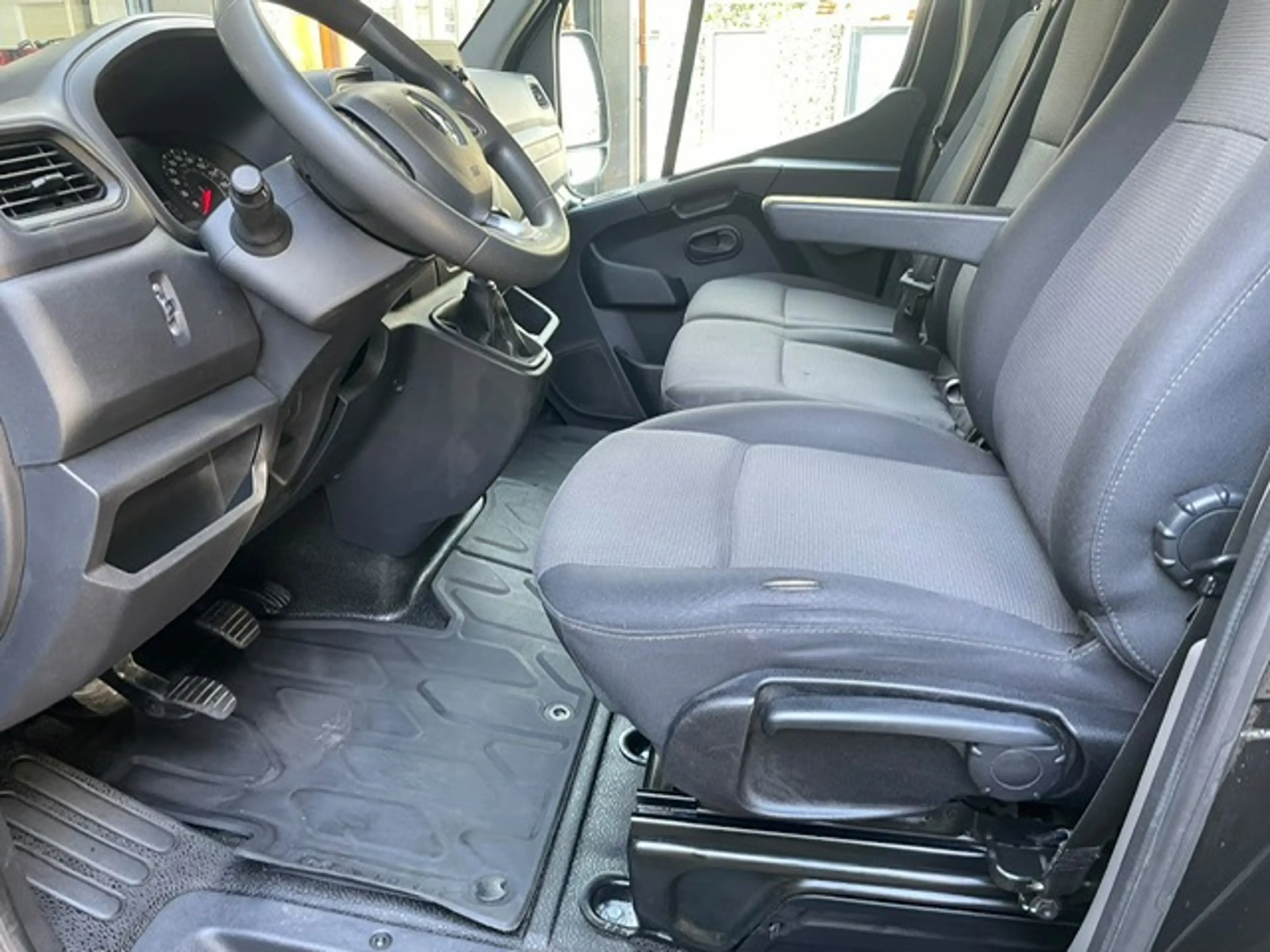 Renault Master III 2.3 dCi L2H2 NAVI CAMERA — photo 8