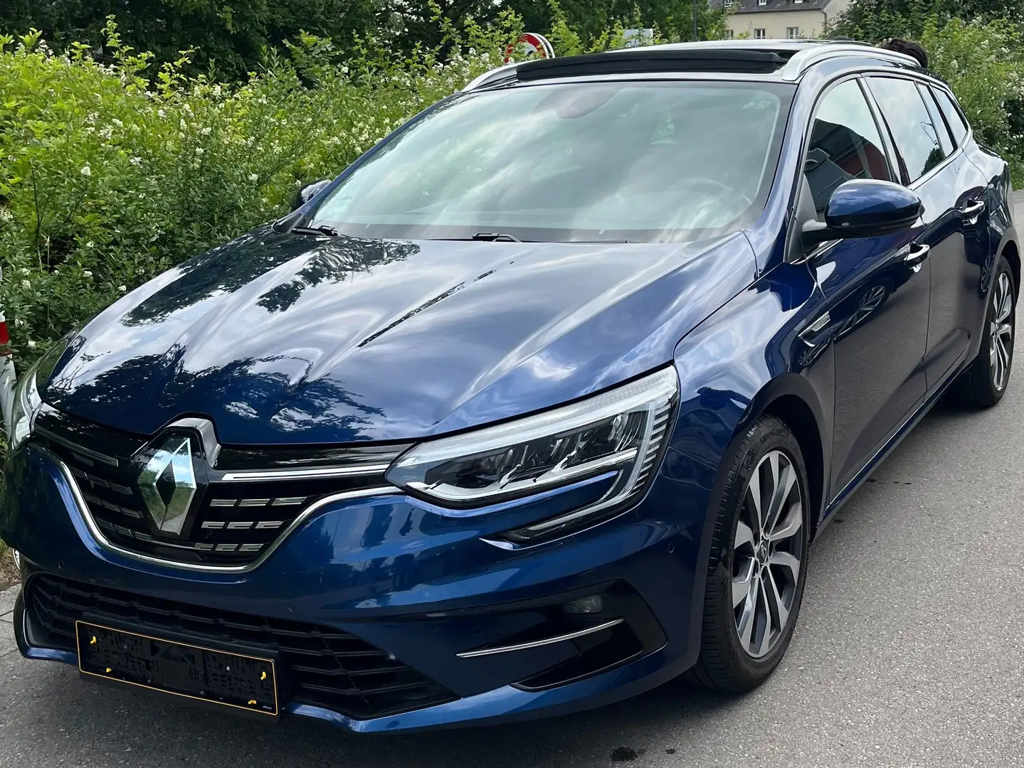 Renault Megane Megane Grandtour TCe 140 GPF EDC INTENS Bleu - 1