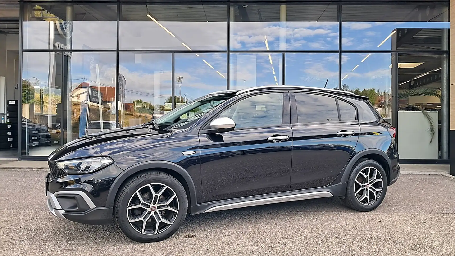 Fiat Tipo Cross FireFly Turbo 100 Cross Schwarz - 2