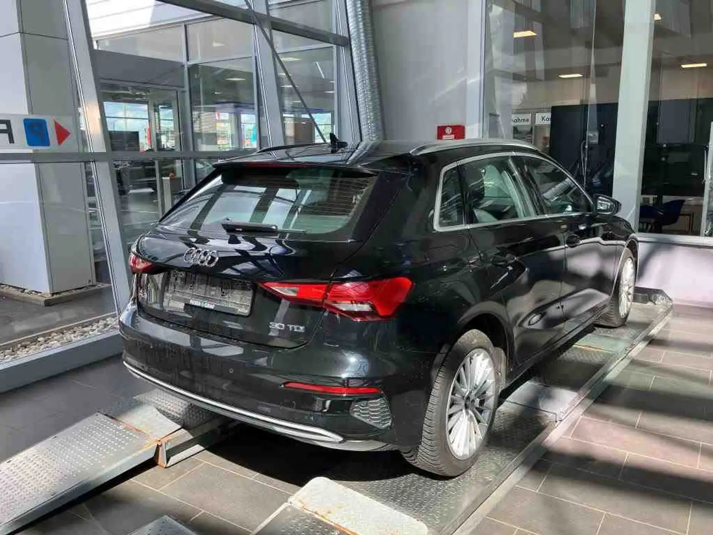 Audi A3 30 TDI advanced*NAVI-PLUS*PDC*SHZ*K Schwarz - 2