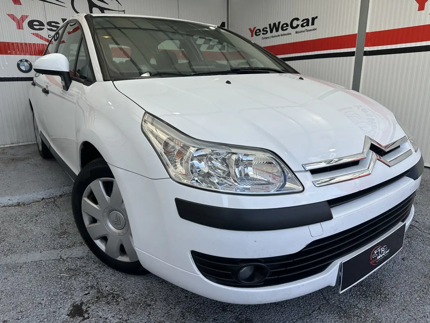 Citroen C4 1.4i 16v Collection Weiß - 1