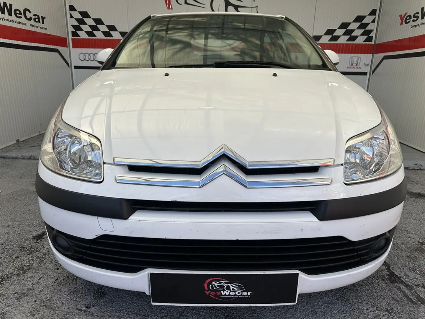 Citroen C4 1.4i 16v Collection Weiß - 2
