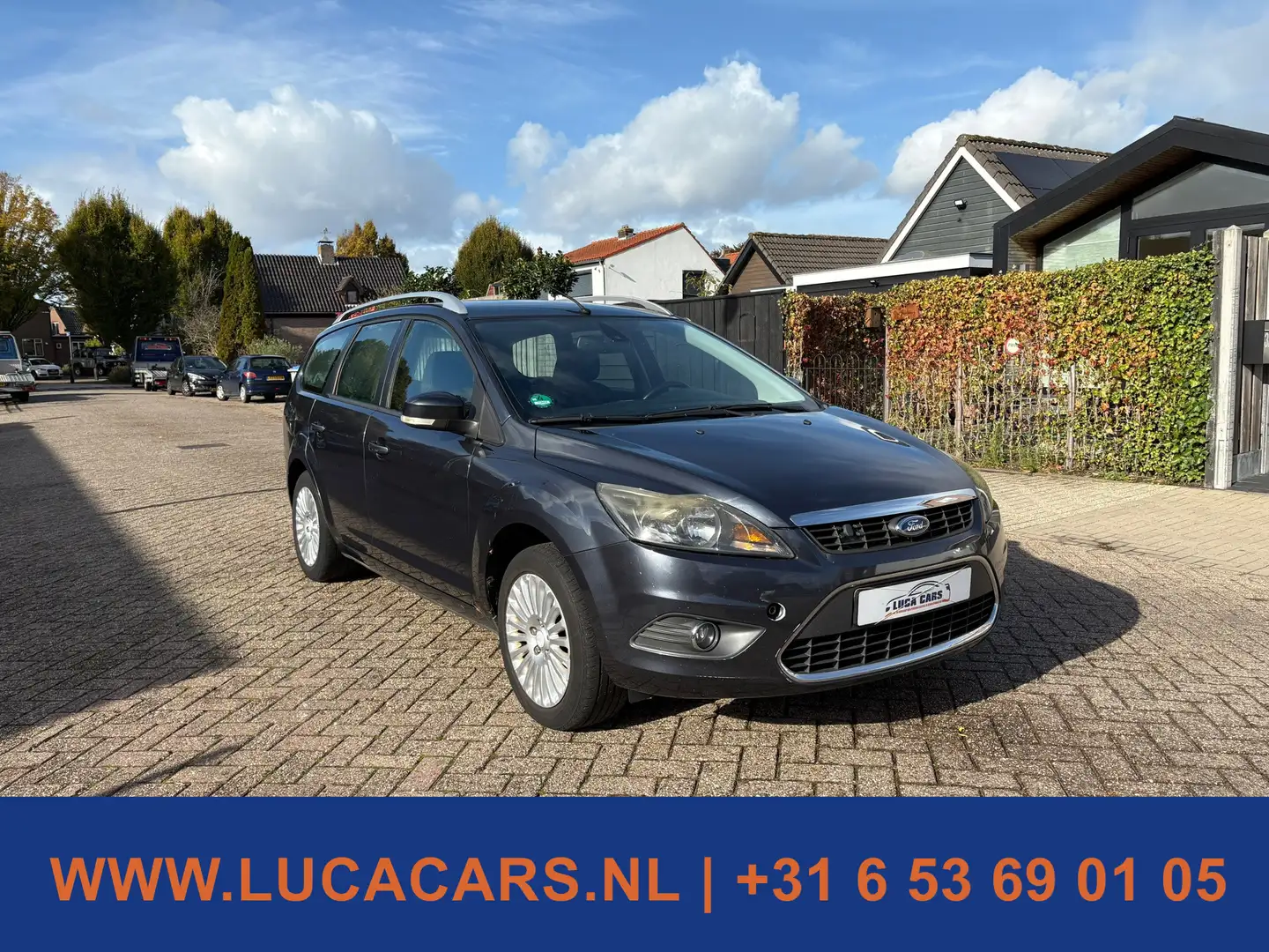 Ford Focus Wagon 1.8 Titanium Flexi Fuel NIEUWE APK! Grau - 2