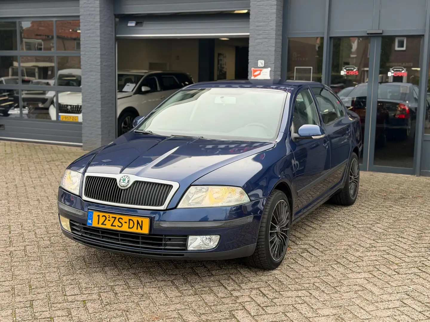 Skoda Octavia 1.6 FSI Ambiente Attractive Business Bleu - 1