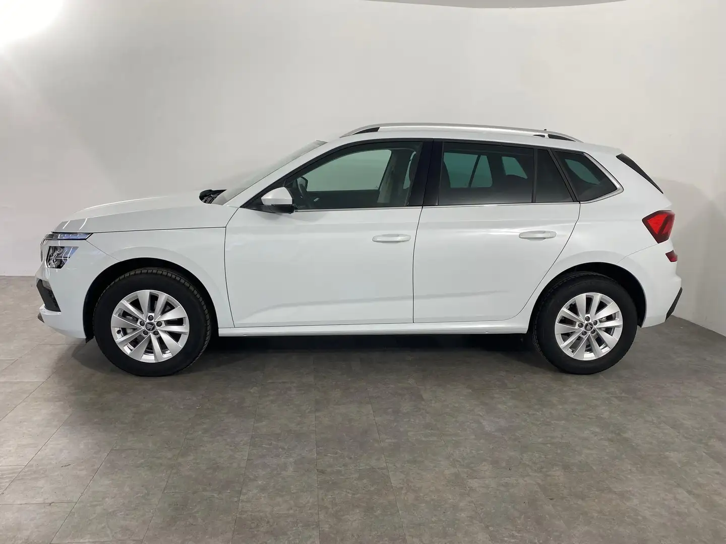 Skoda Kamiq 1.0 TSI Selection OPF 85 kW (116 PS), Schalt. 6... Weiß - 2