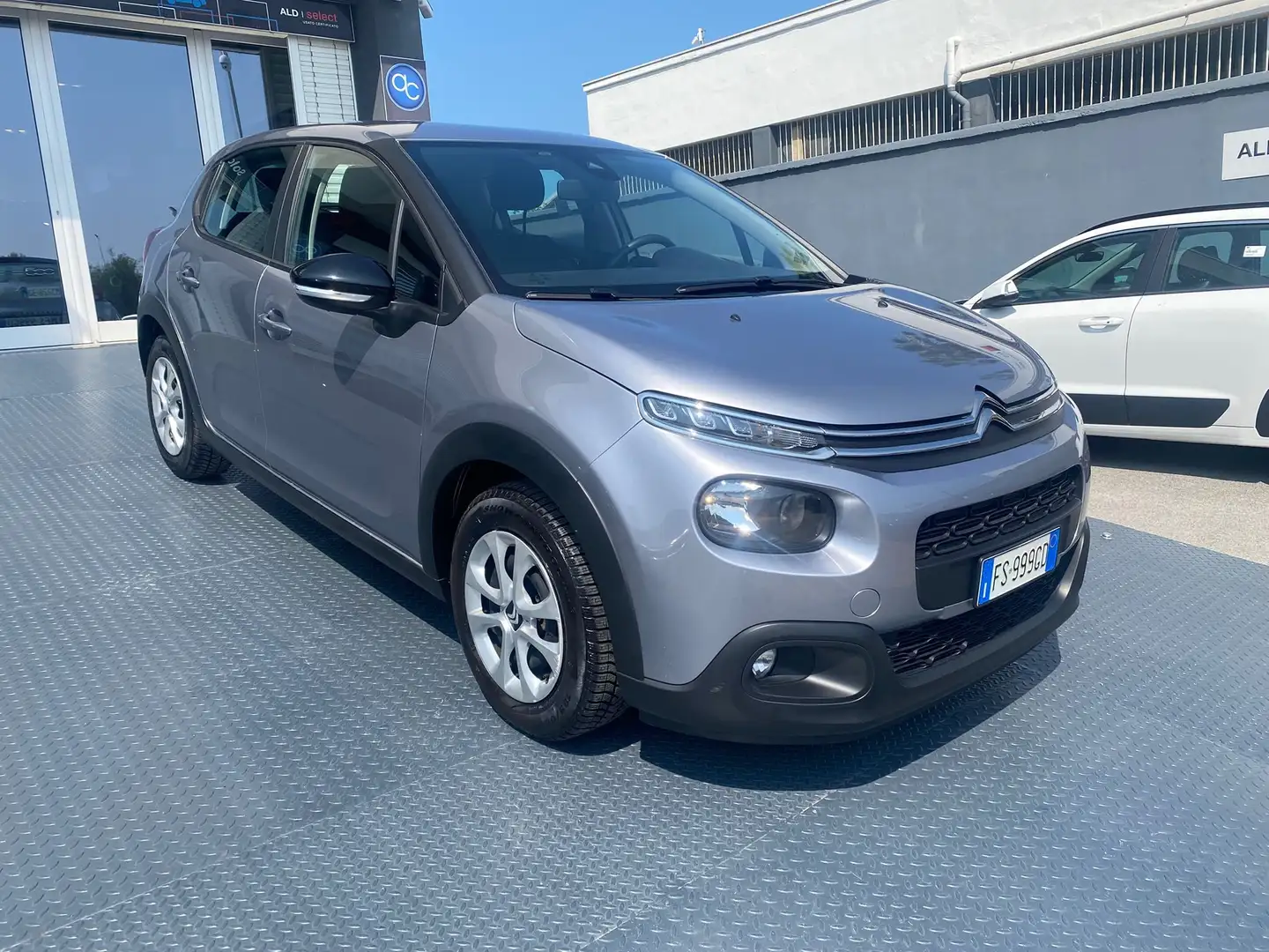 Citroen C3 C3 1.2 puretech Feel s Zilver - 2