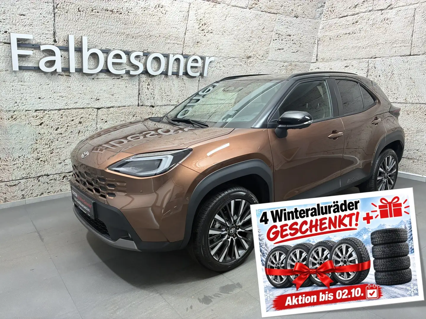 Toyota Yaris Cross 1,5 Hybrid 4x4 Lounge + Premium Paket Braun - 1