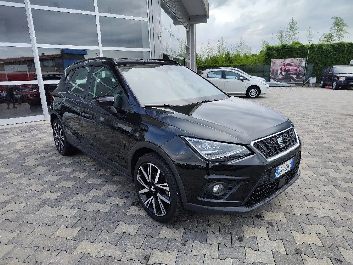 SEAT Arona 1.0 EcoTSI Black Edition Schwarz - 2