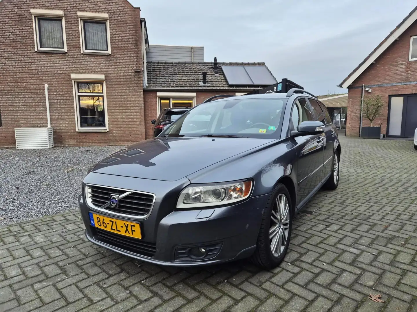 Volvo V50 1.8 Edition II Airco Cruise Trekhaak Leer 17 Inch Grijs - 2