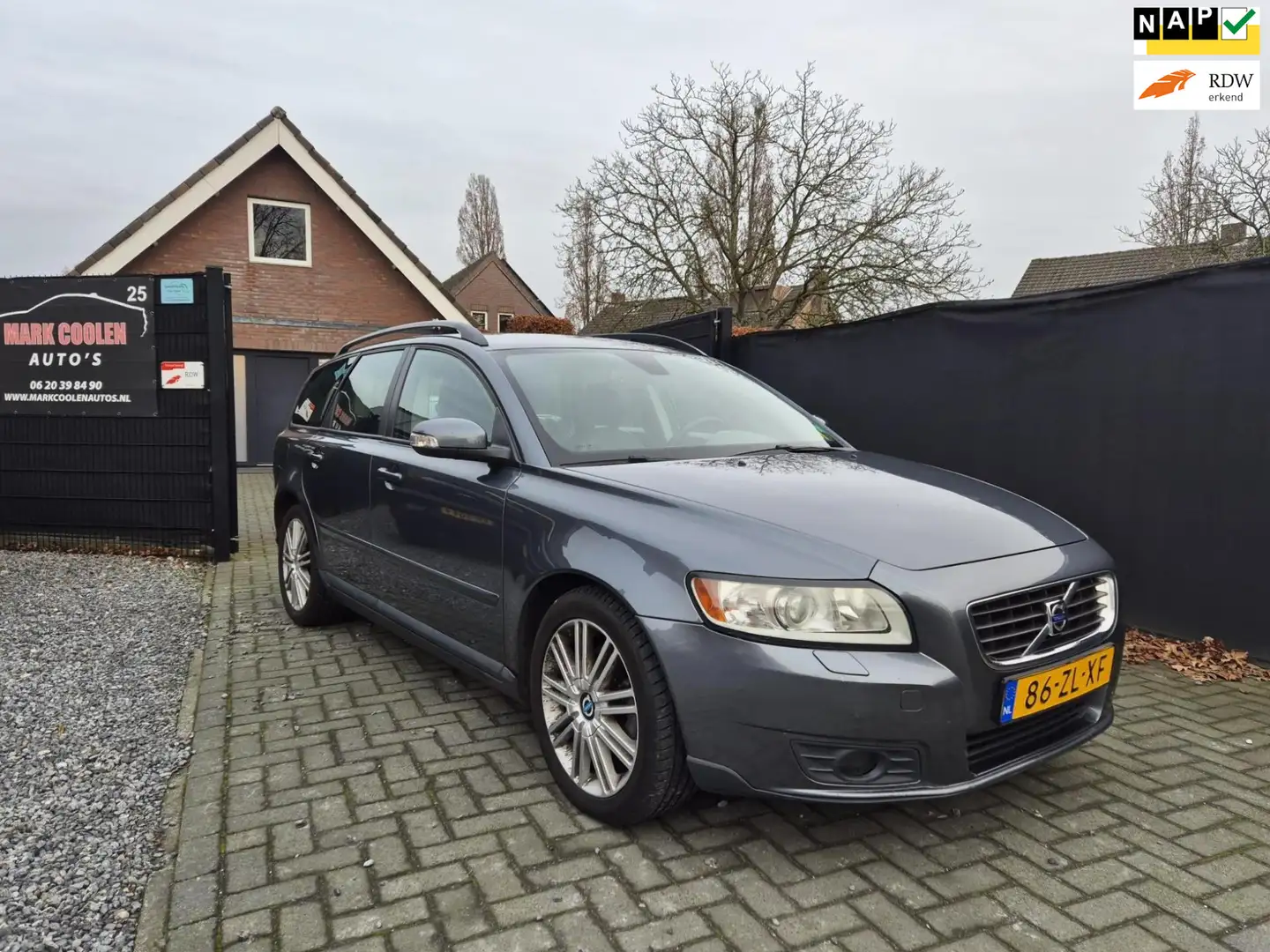 Volvo V50 1.8 Edition II Airco Cruise Trekhaak Leer 17 Inch Grijs - 1