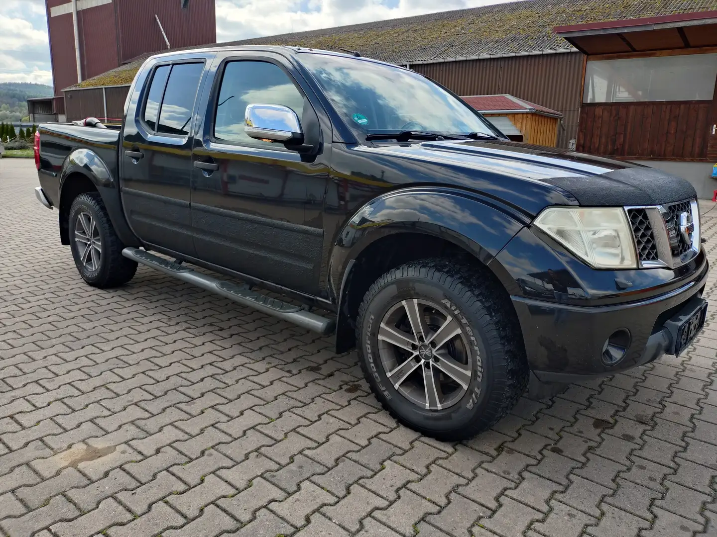 Nissan Navara Double Cab LE 4X4 Negru - 1