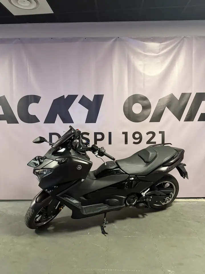 Yamaha Tmax 560