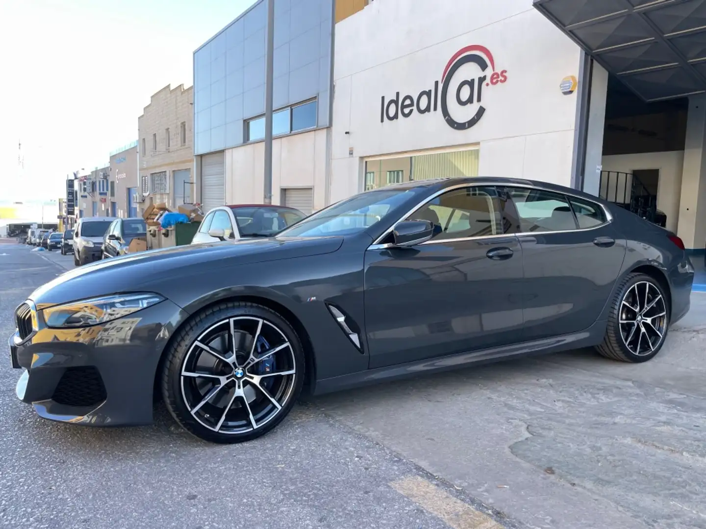 BMW 840 840iA Gran Coupé Grau - 1