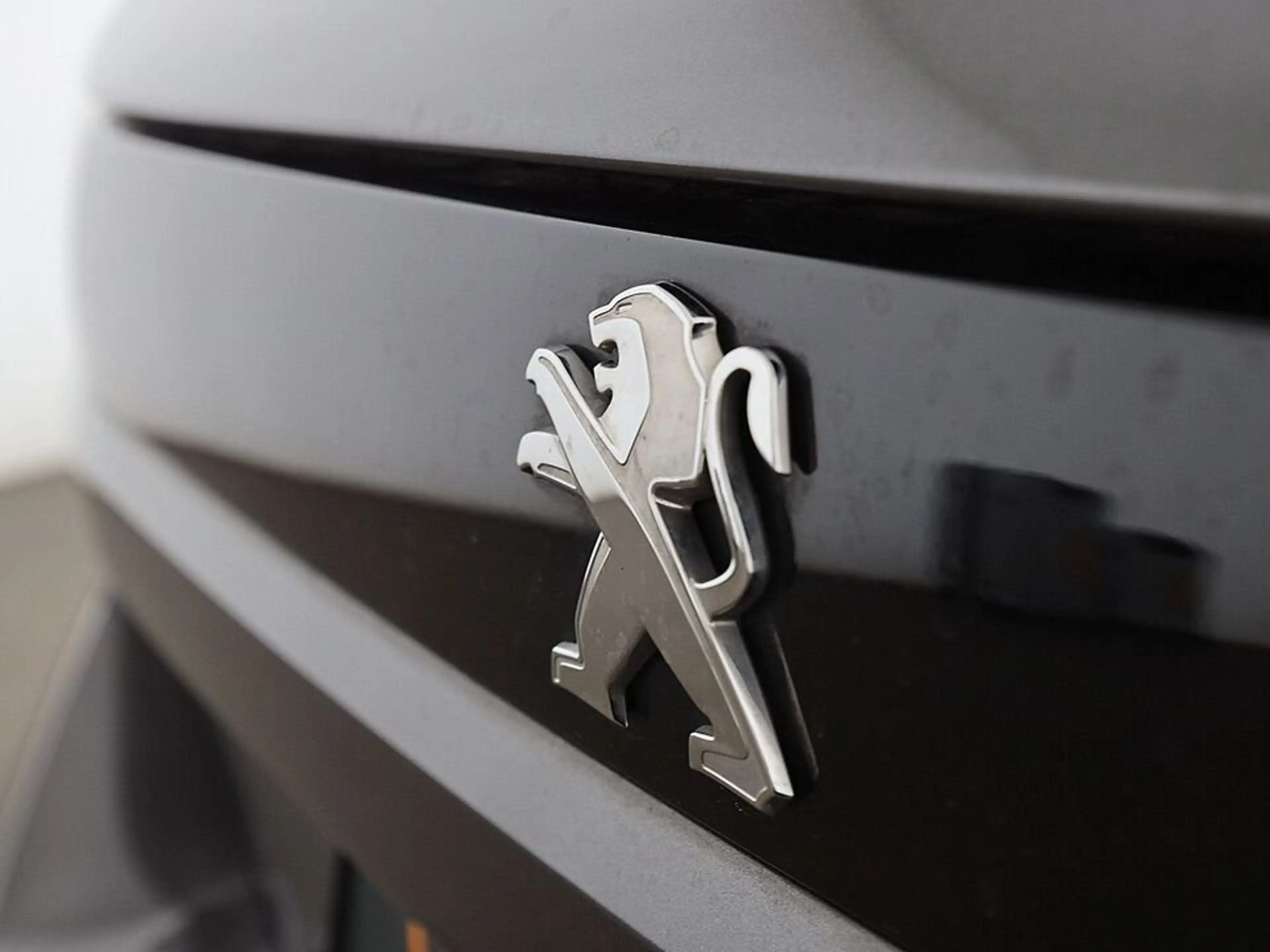 Peugeot 508 SW Hybrid 225 GT PHEV Aut LED RADAR NAVI TEMP — photo 8