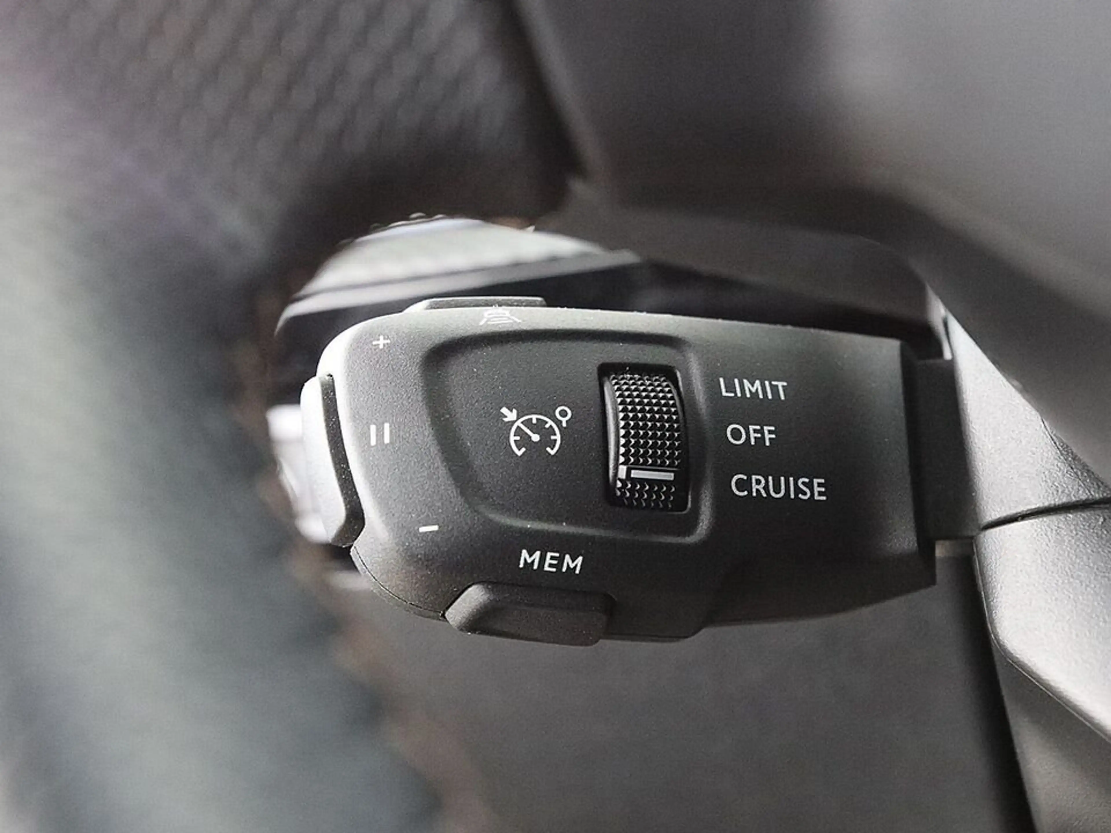 Peugeot 508 SW Hybrid 225 GT PHEV Aut LED RADAR NAVI TEMP — photo 22