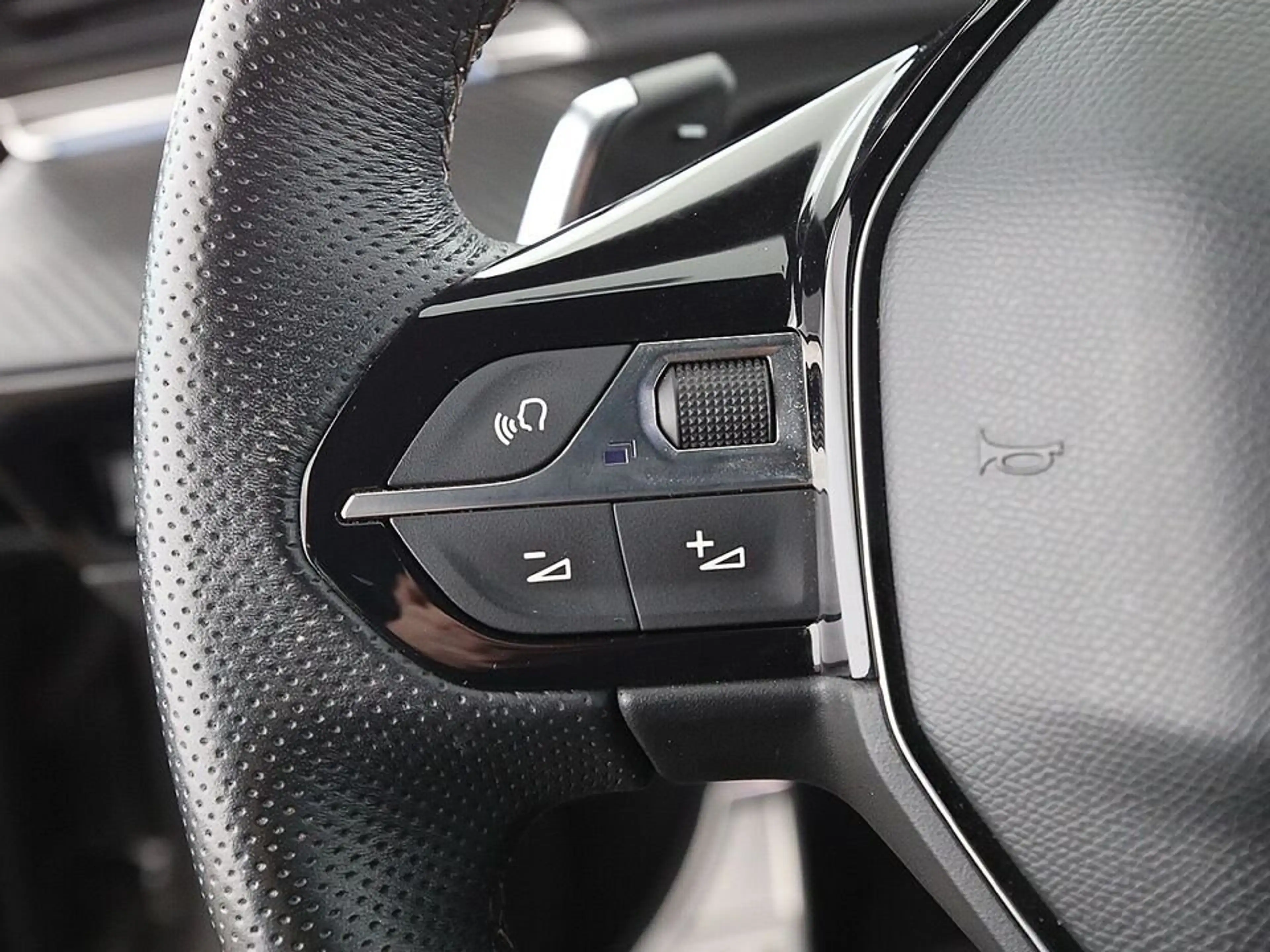 Peugeot 508 SW Hybrid 225 GT PHEV Aut LED RADAR NAVI TEMP — photo 21