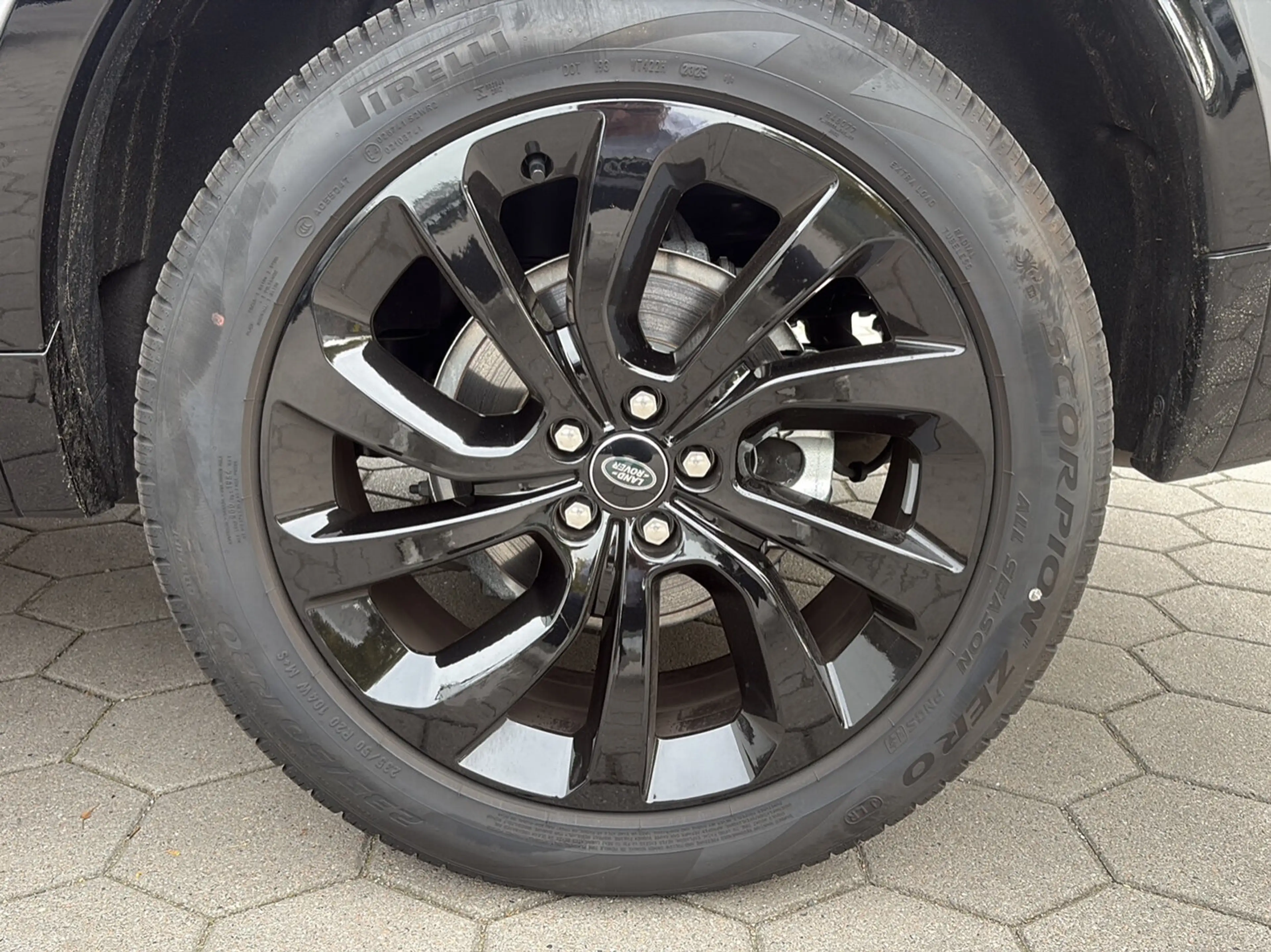 Land Rover Discovery Sport D200 Dyn. SE ACC|PANO|20" — photo 14