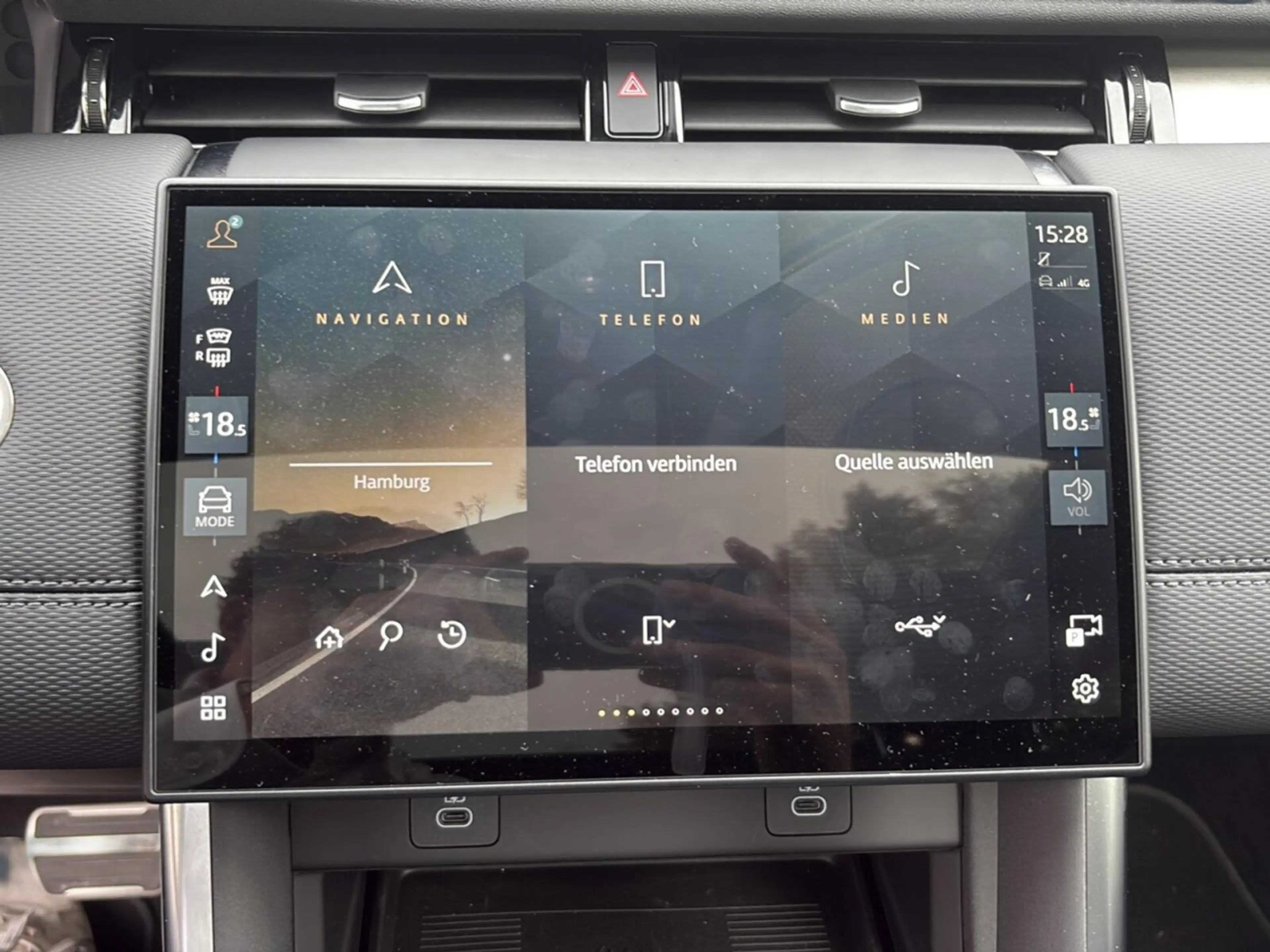 Land Rover Discovery Sport D200 Dyn. SE ACC|PANO|20" — photo 12
