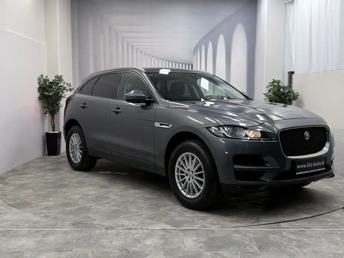 Jaguar F-Pace 25T ✅ AWD ✅ Aut.✅ Grau - 2
