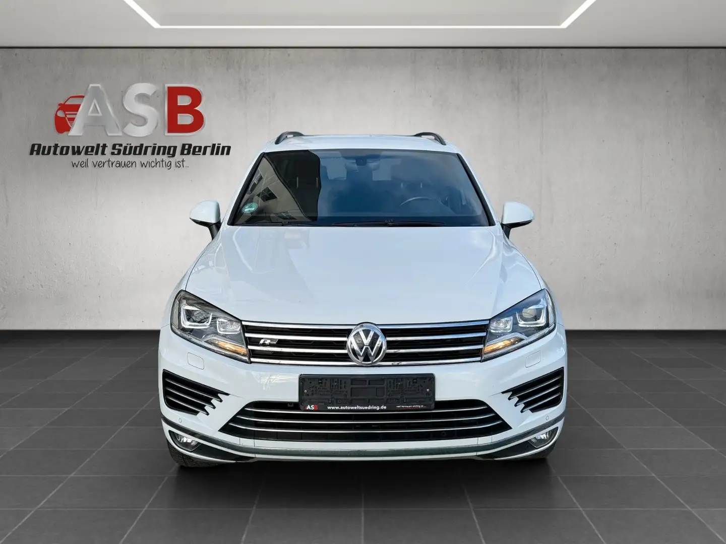 Volkswagen Touareg V6 TDI 4Motion R-LINE AHK*NAVI*1.HAND Blanc - 2