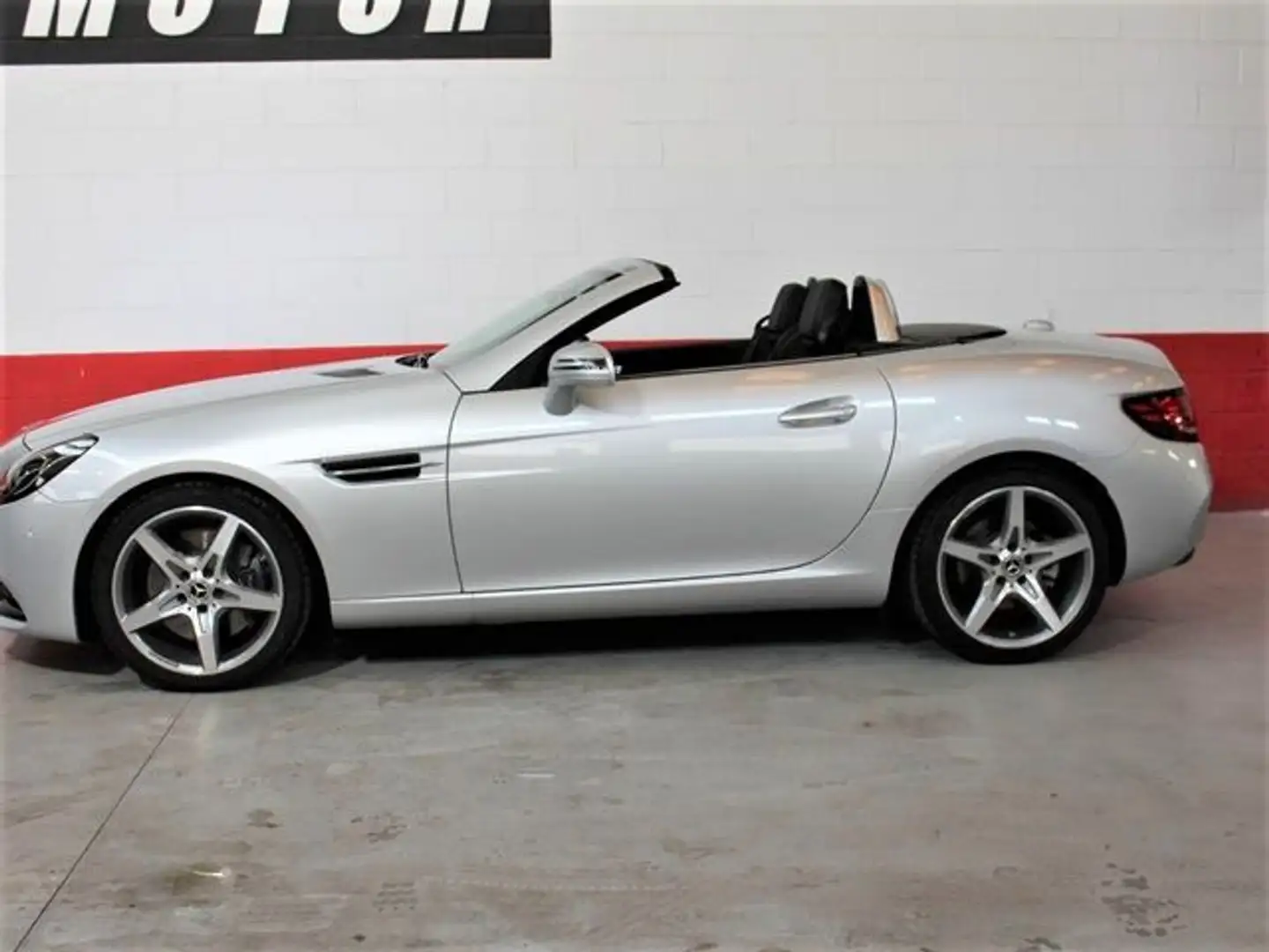 Mercedes-Benz SLC 200 9G-Tronic Plateado - 2