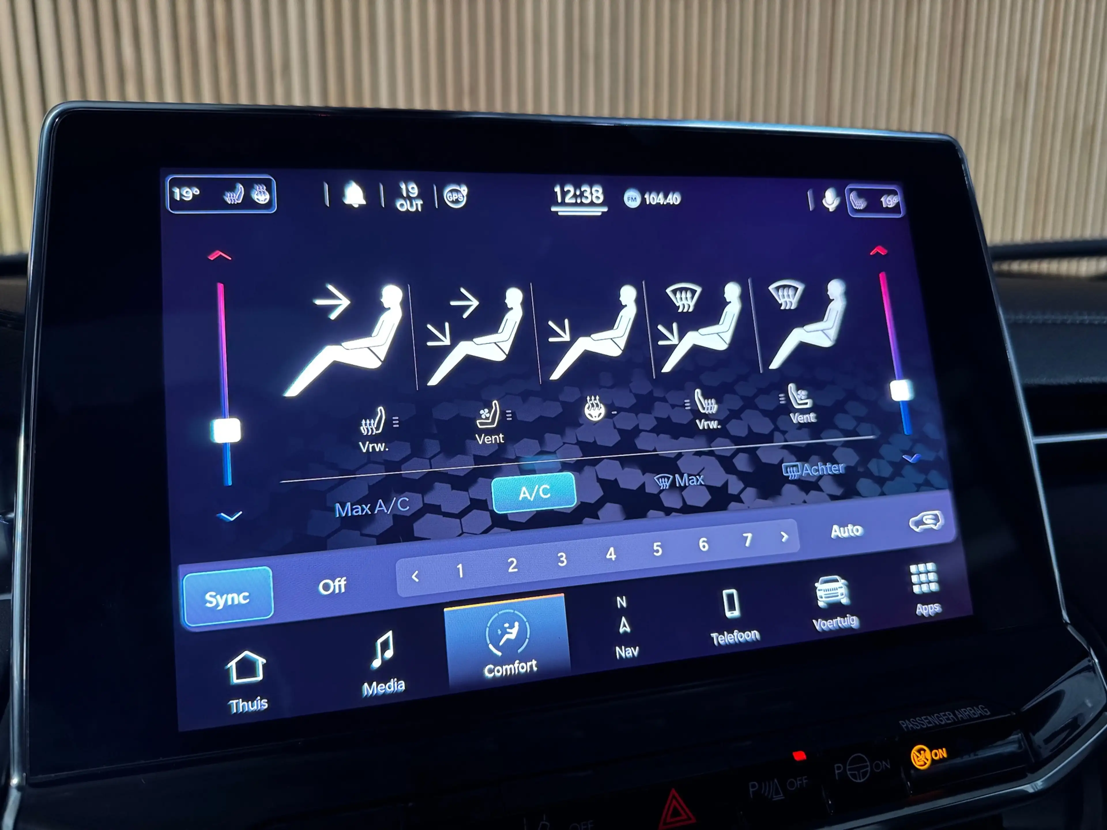 Jeep Compass 4xe 240 Plug-in Hybrid Electric S PANO|ALPINE SOUN — photo 34