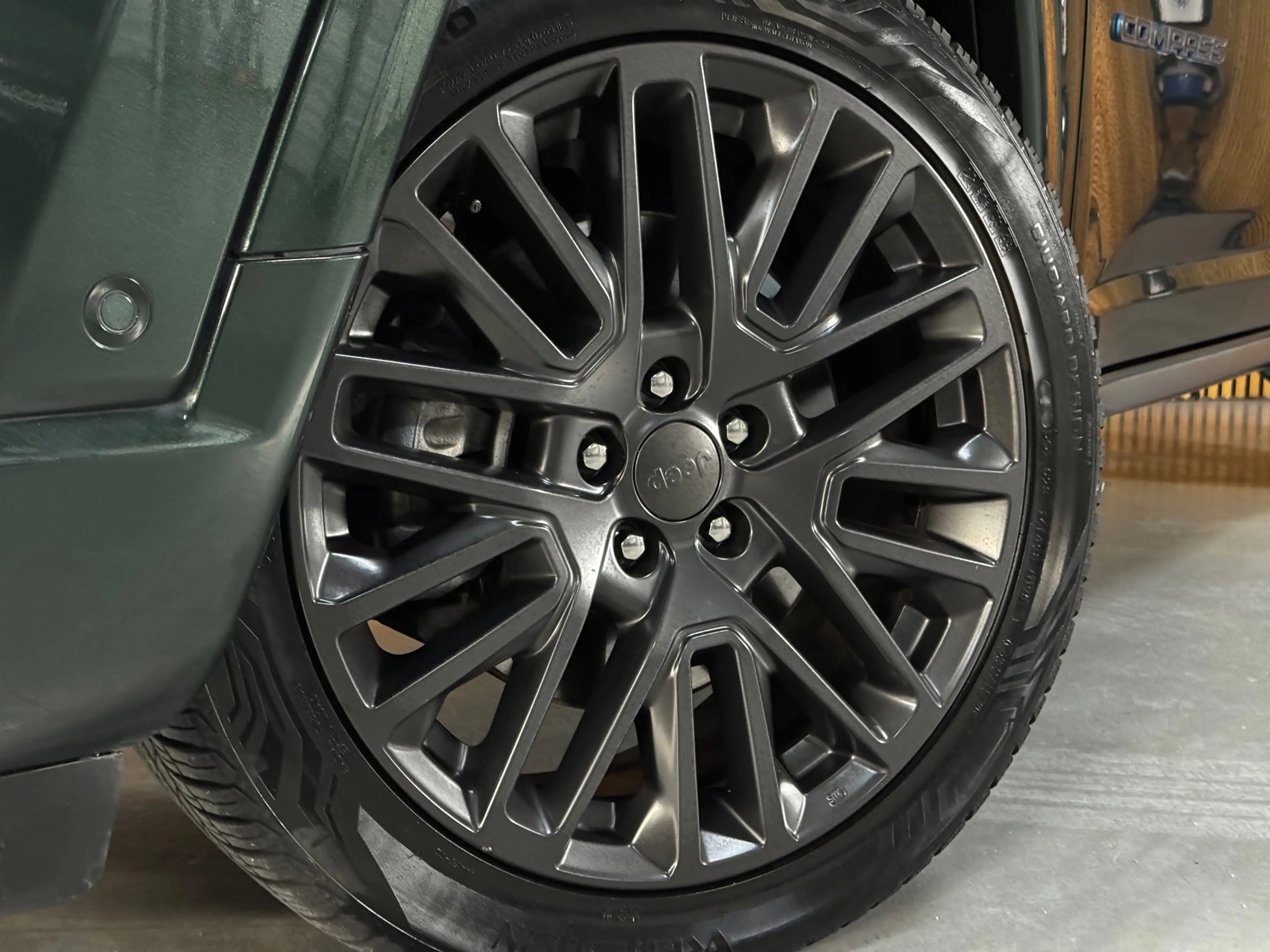 Jeep Compass 4xe 240 Plug-in Hybrid Electric S PANO|ALPINE SOUN — photo 6