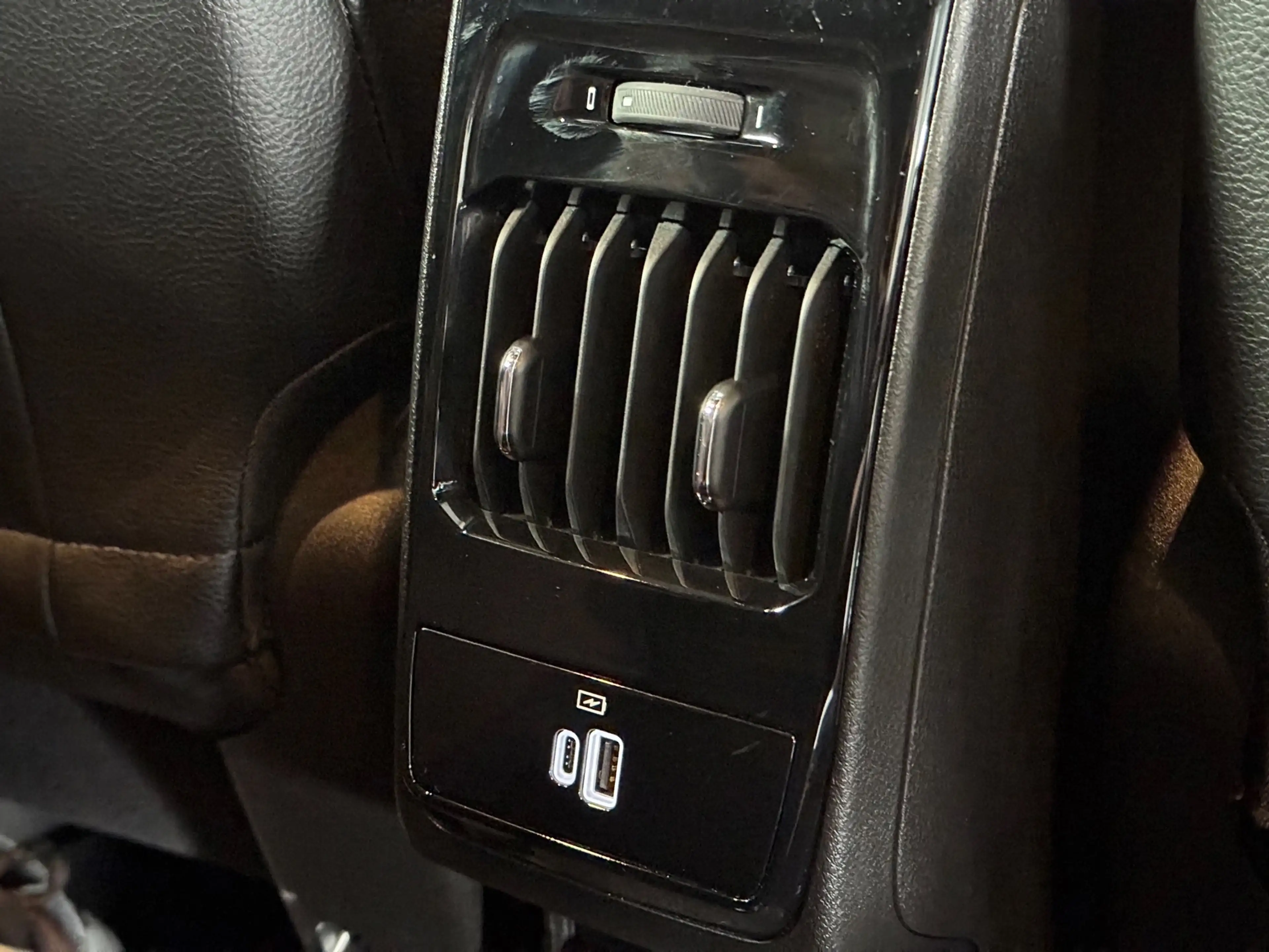 Jeep Compass 4xe 240 Plug-in Hybrid Electric S PANO|ALPINE SOUN — photo 47