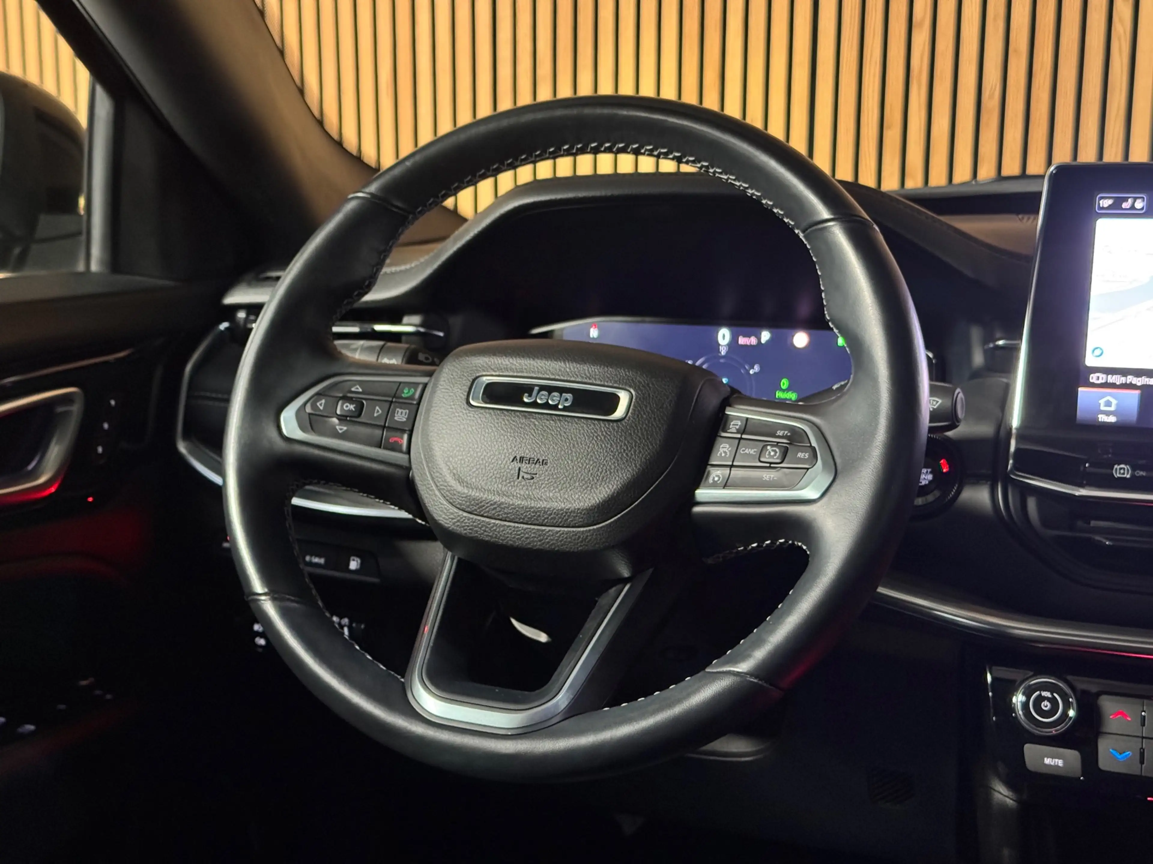Jeep Compass 4xe 240 Plug-in Hybrid Electric S PANO|ALPINE SOUN — photo 43