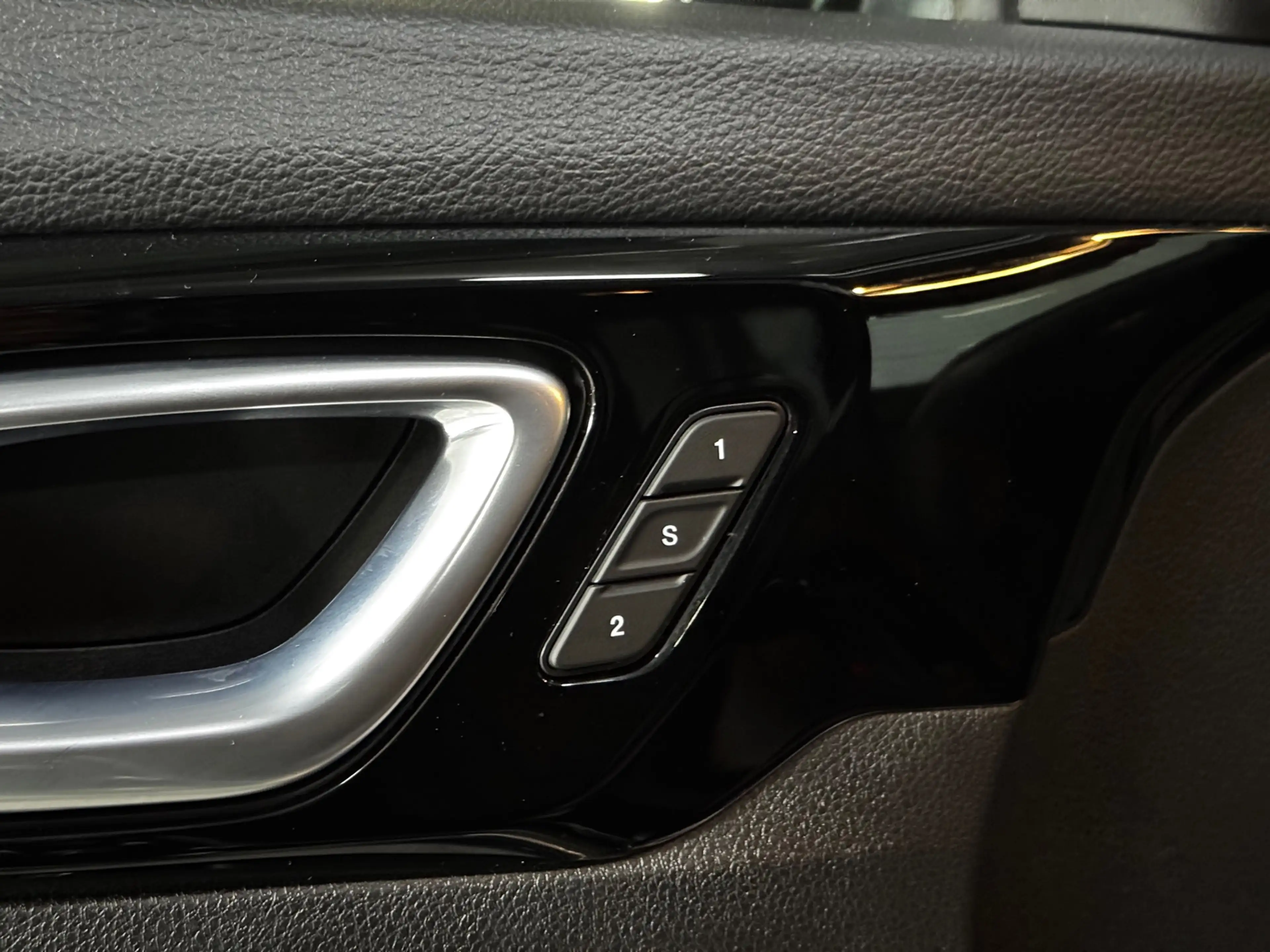 Jeep Compass 4xe 240 Plug-in Hybrid Electric S PANO|ALPINE SOUN — photo 19