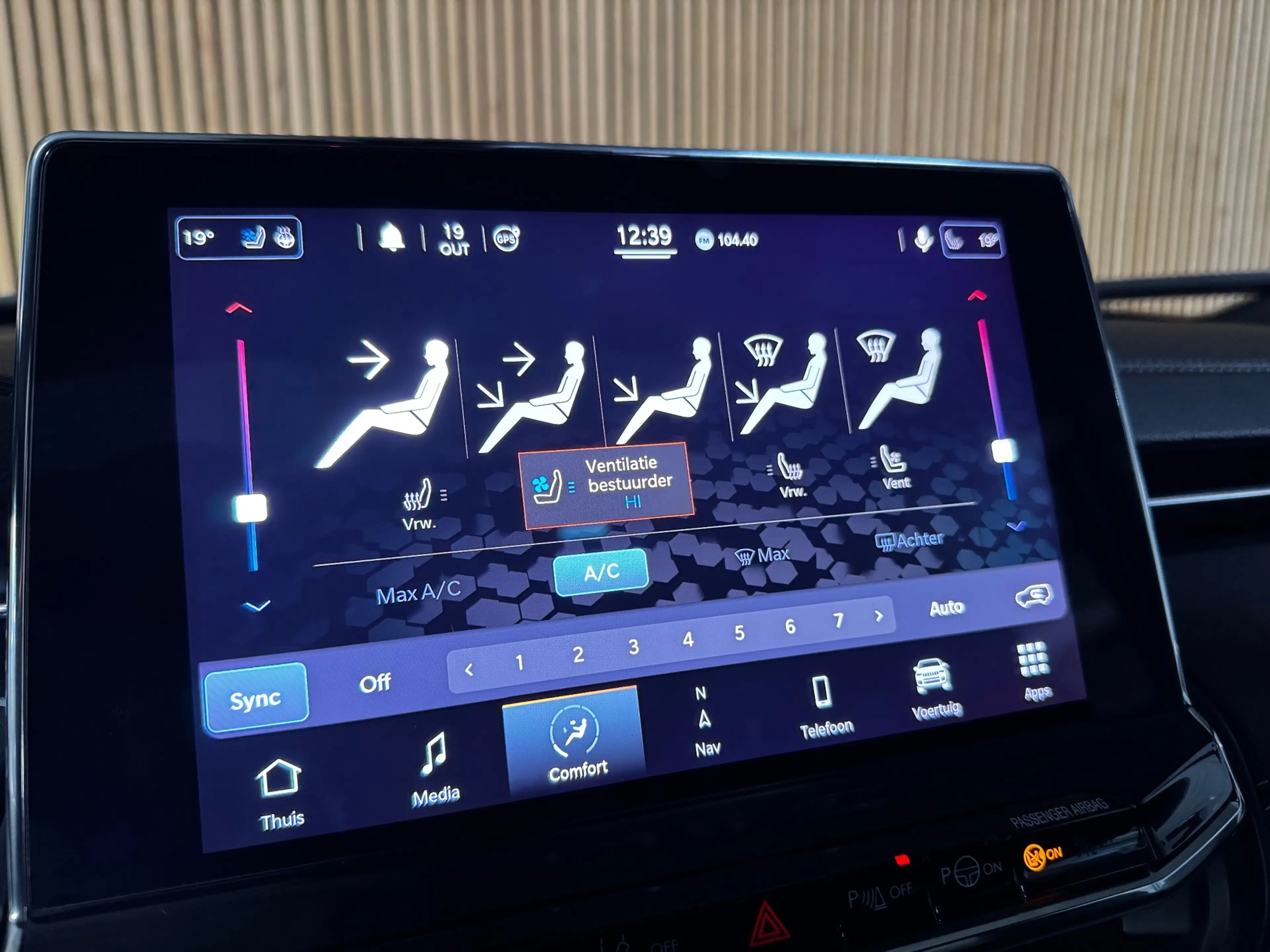 Jeep Compass 4xe 240 Plug-in Hybrid Electric S PANO|ALPINE SOUN — photo 38