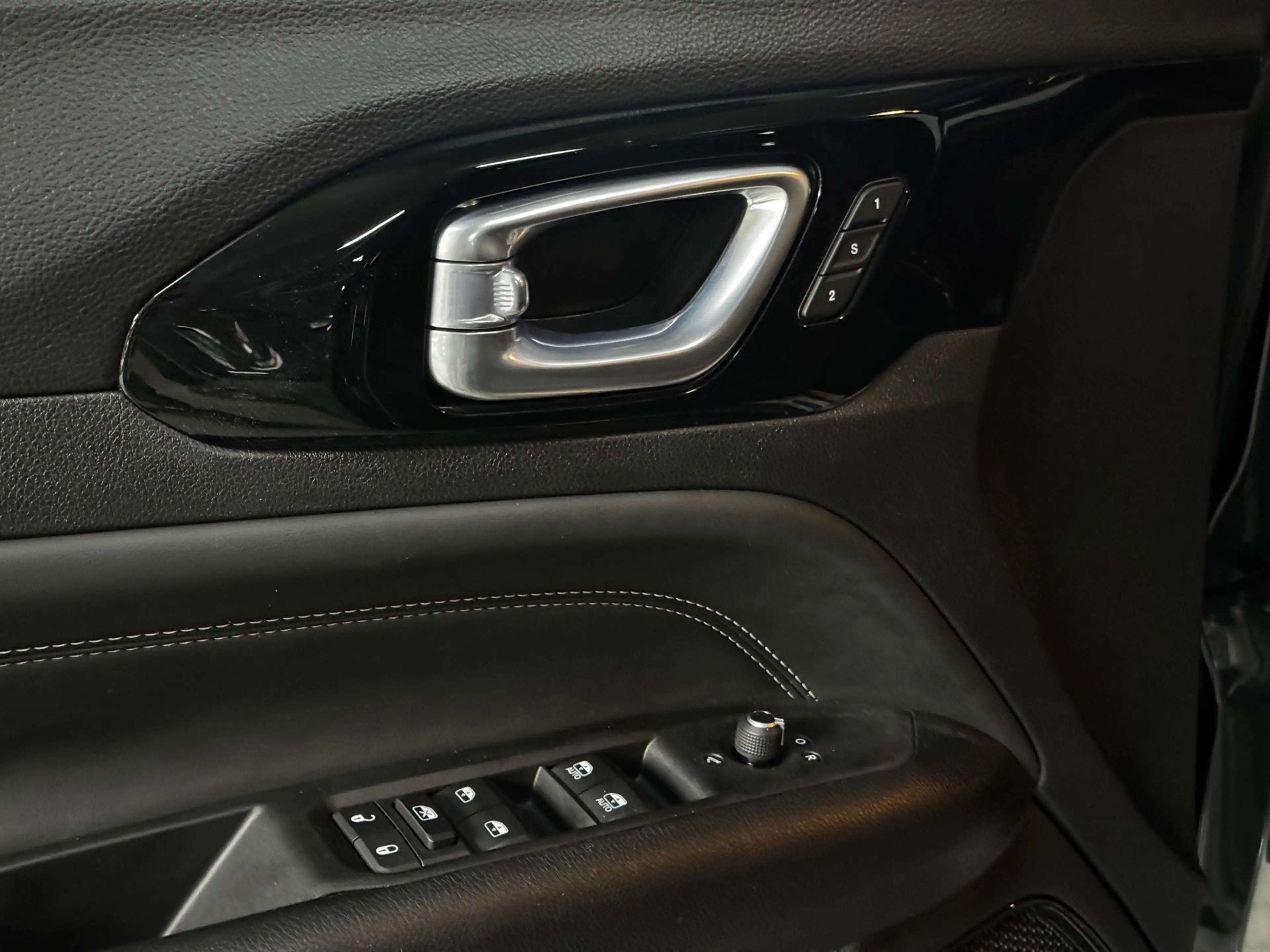 Jeep Compass 4xe 240 Plug-in Hybrid Electric S PANO|ALPINE SOUN — photo 20