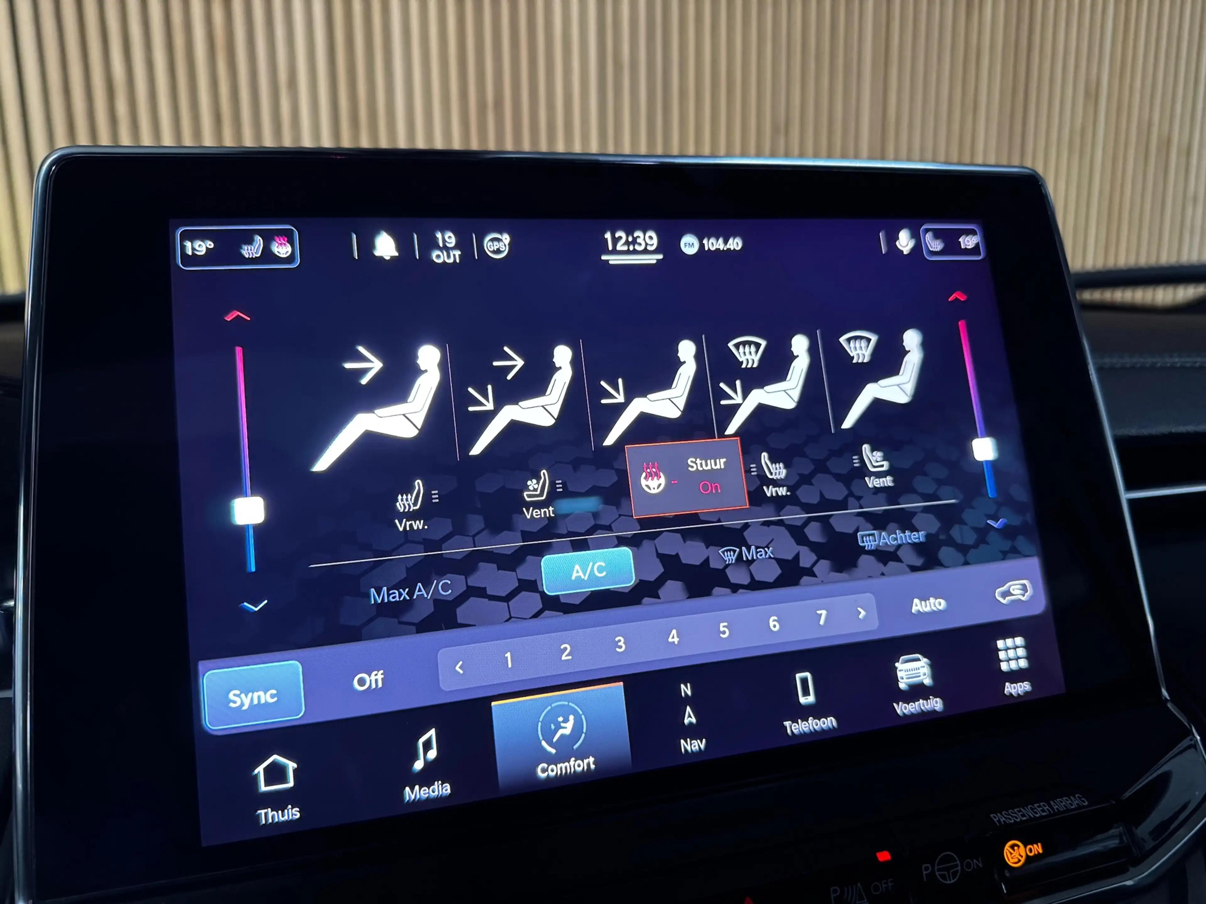 Jeep Compass 4xe 240 Plug-in Hybrid Electric S PANO|ALPINE SOUN — photo 37