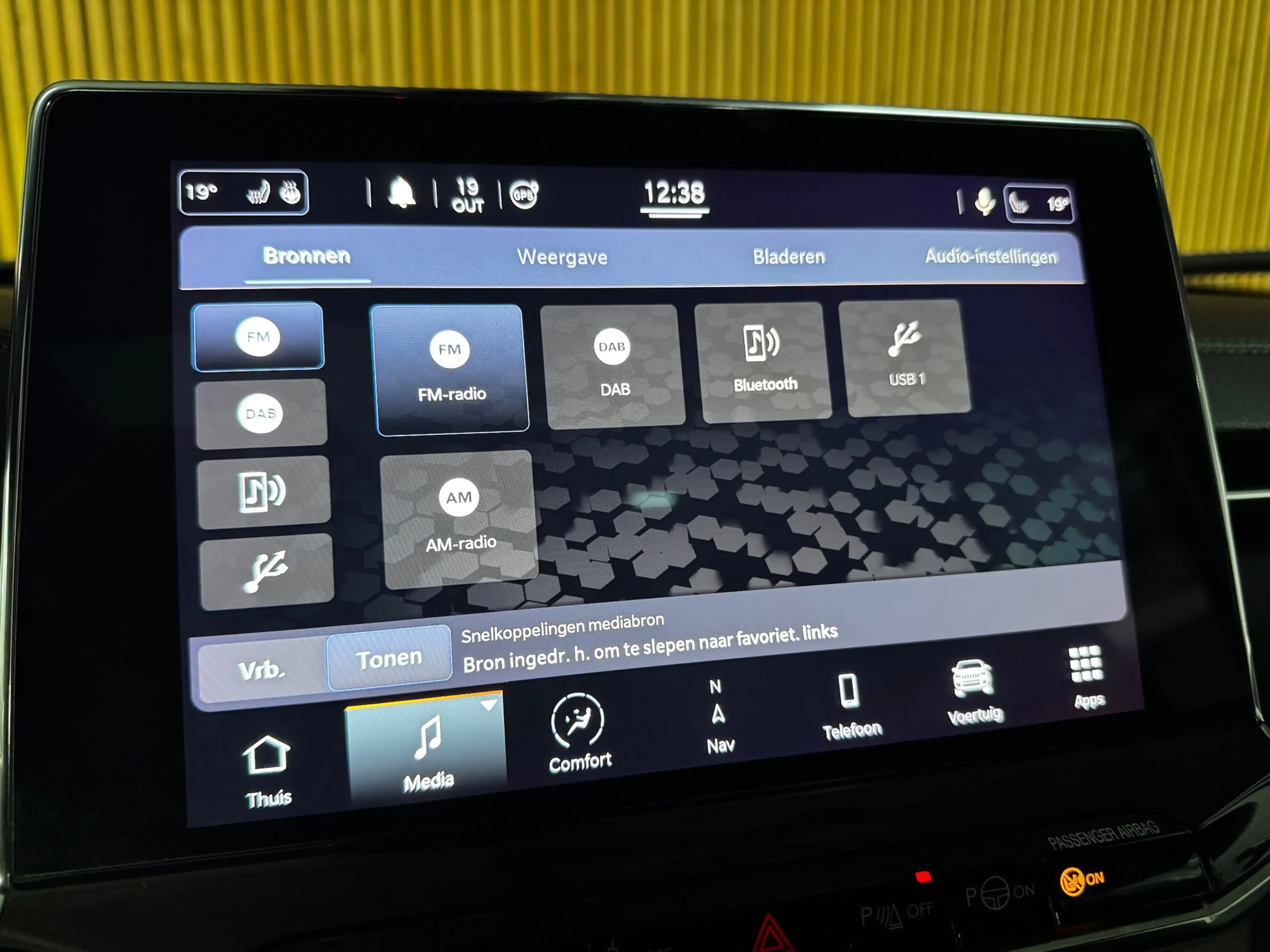 Jeep Compass 4xe 240 Plug-in Hybrid Electric S PANO|ALPINE SOUN — photo 35