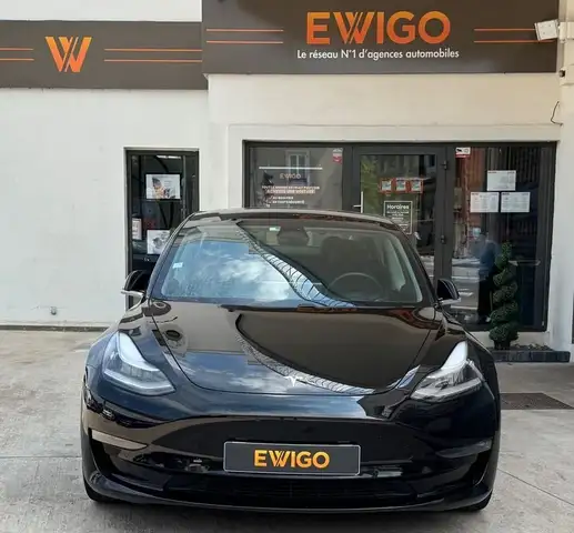Tesla Model 3 view 7