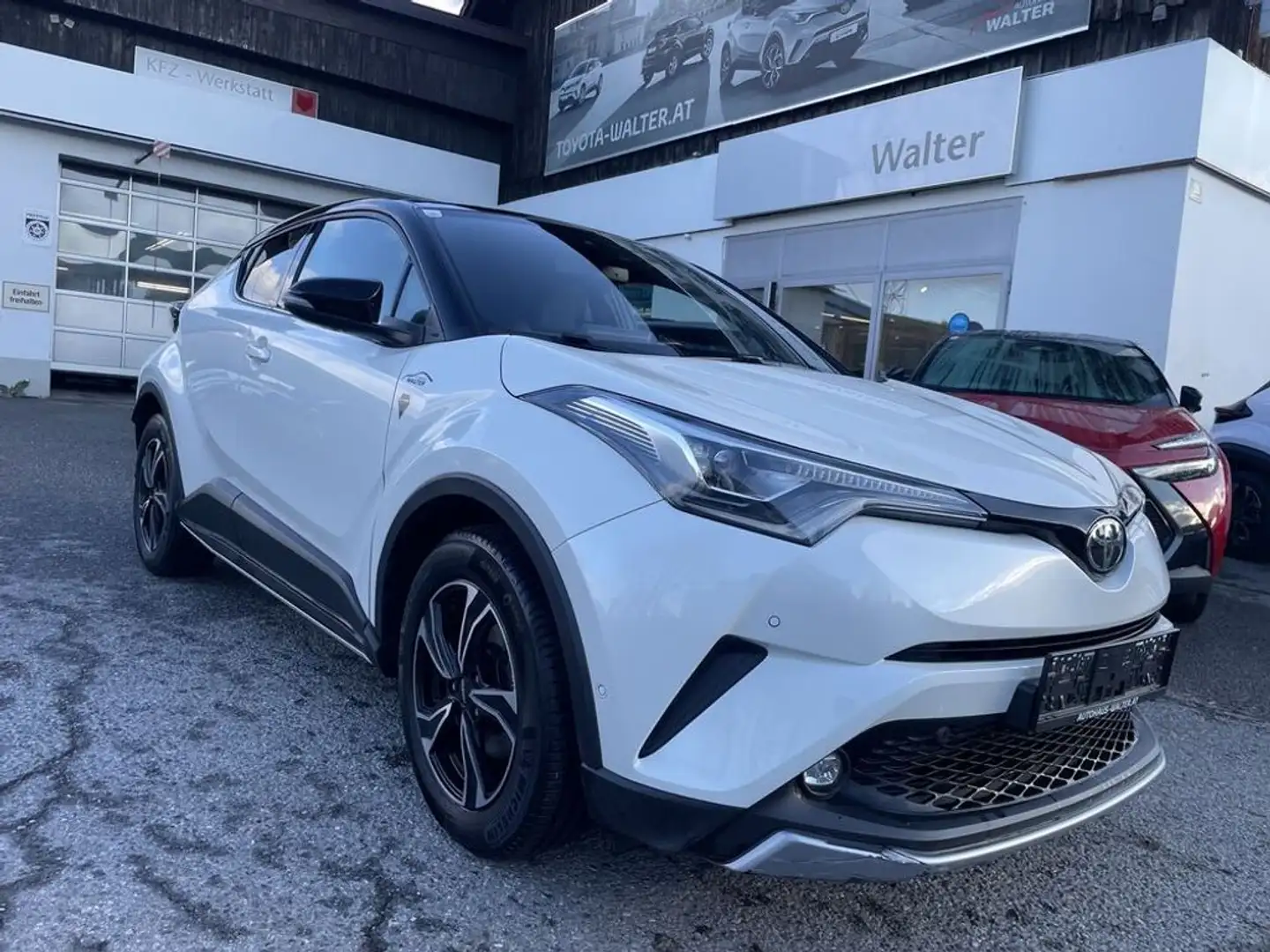 Toyota C-HR 1,2T C-ULT 4WD CVT Weiß - 1