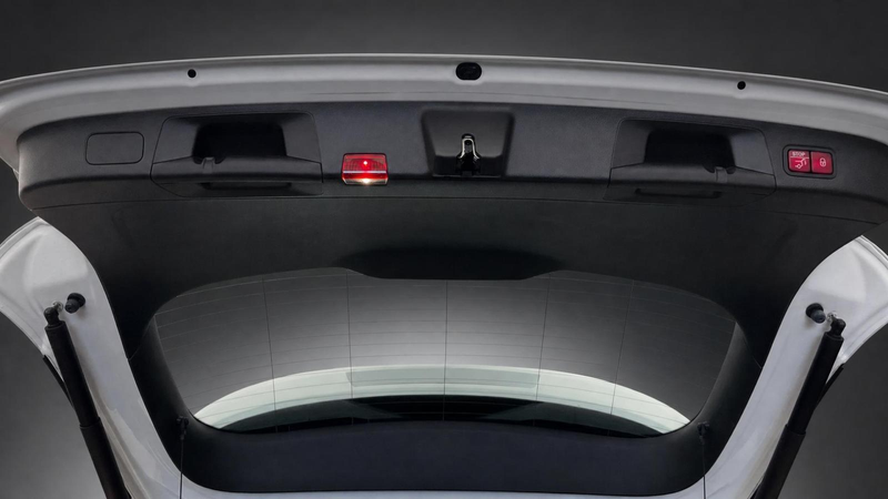 Mercedes-Benz GLA 200 7G-DCT*3x AMG*MBUX*WIDE*PANO*KAM*LED*KEY — photo 9