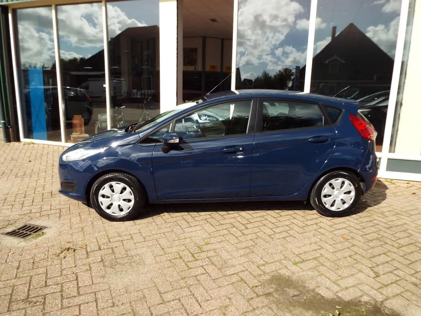 Ford Fiesta 1.5 TDCi Style AIRCO-NAVI-NAP-BOVAG Bleu - 2
