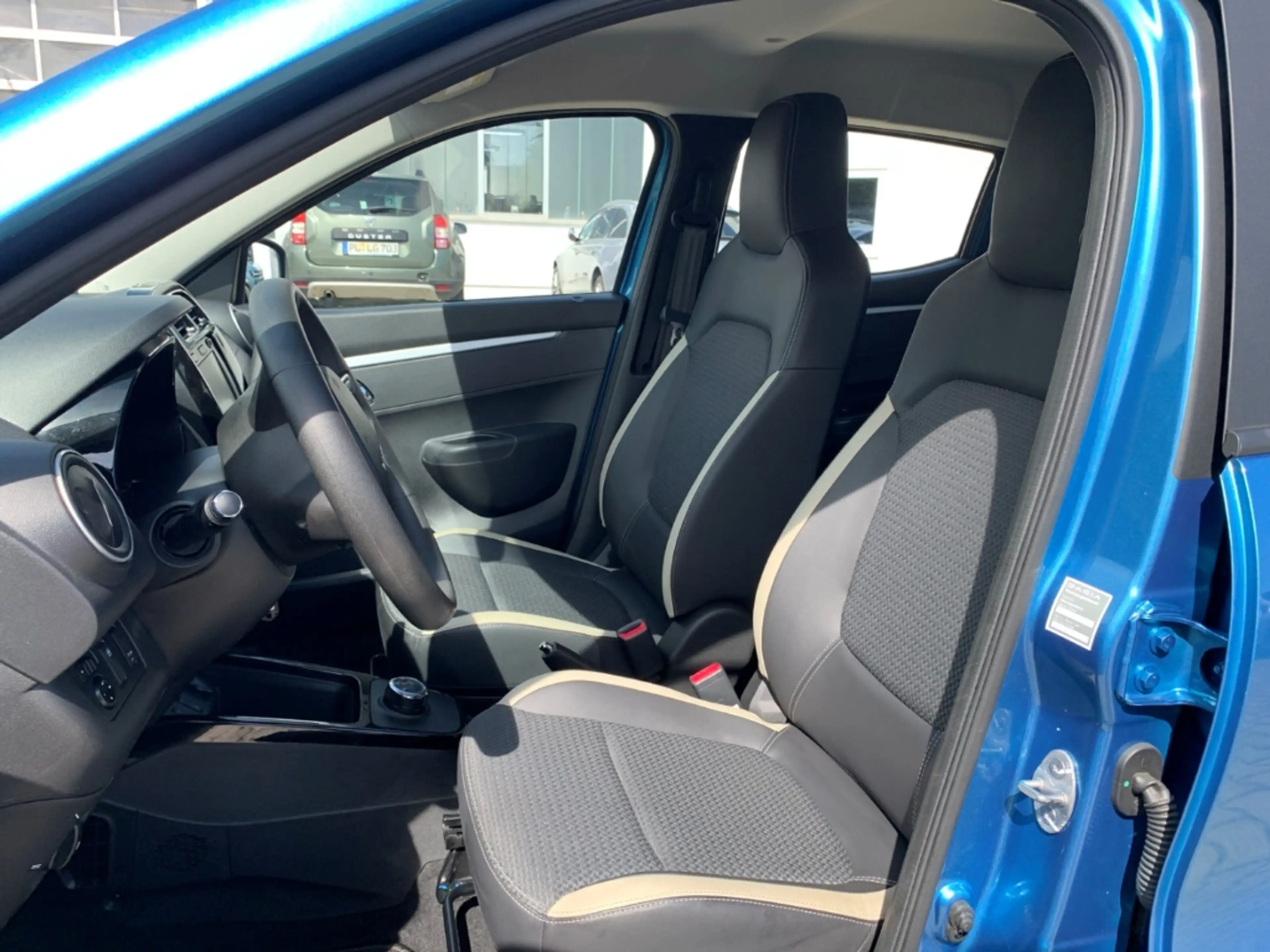 Dacia Spring ESSENTIAL ELECTRIC 45 KLIMA+DAB+PDC+BT — photo 9