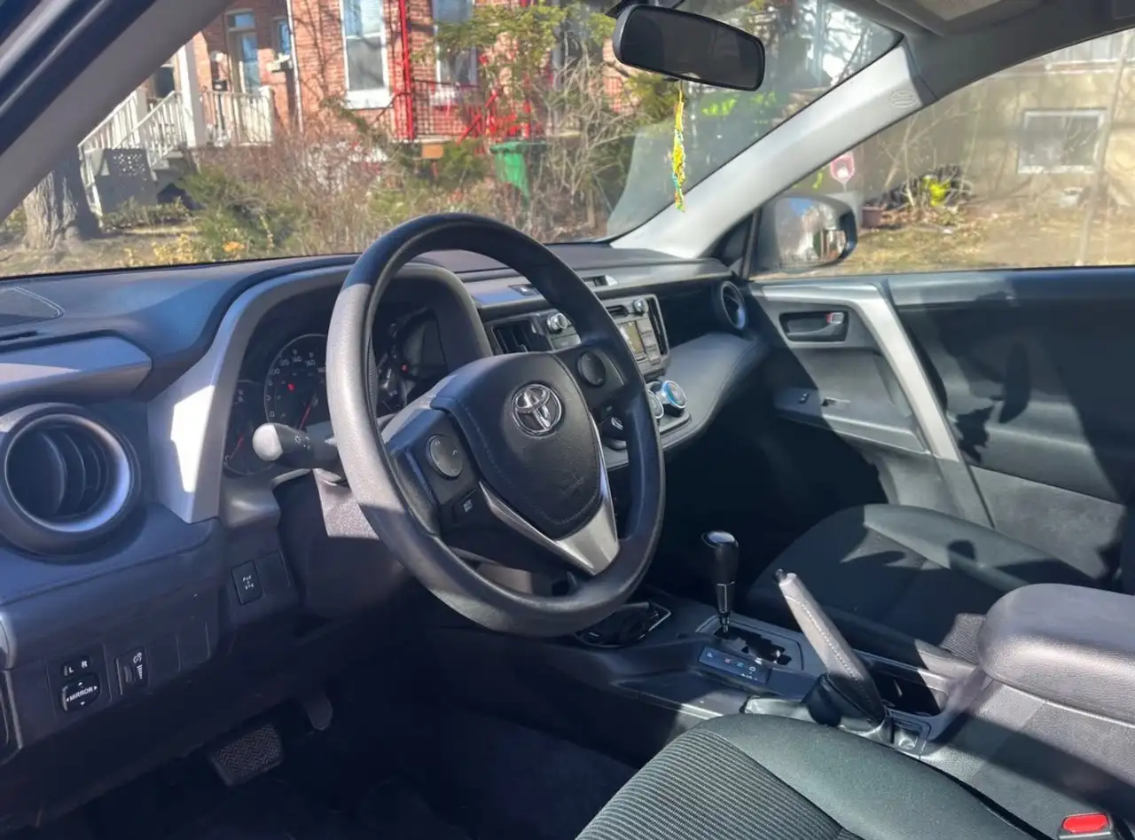 Toyota RAV 4 снимка Toyota RAV 4