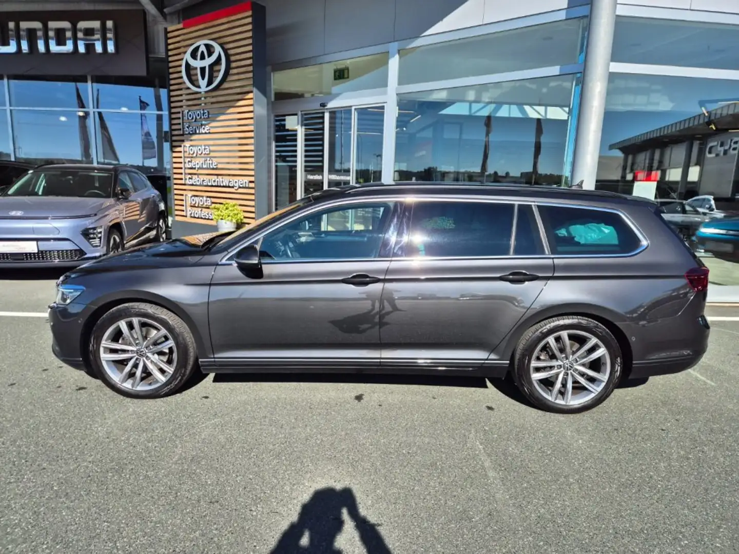 Volkswagen Passat Variant Elegance 2,0 TDI DSG *8-Fach*AHV* Gris - 2