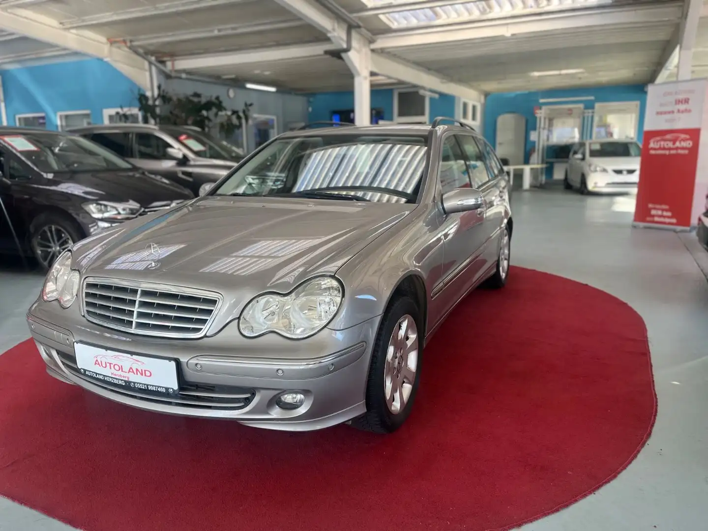 Mercedes-Benz C 200 Kompressor Eleance Automatik AHK NAVI PDC Silber - 1