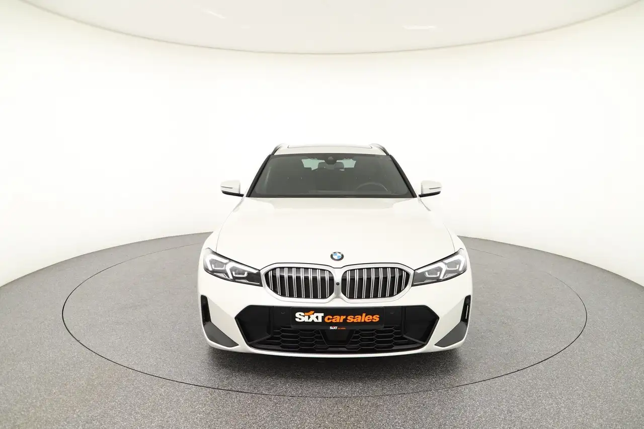 BMW 320 i M Sport LED|Pano|ParkAs+Kam|HUD|ACC|AHK ACC 2