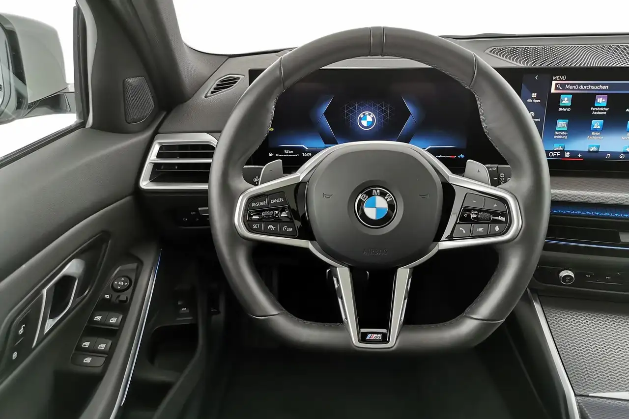 BMW 320 i M Sport LED|Pano|ParkAs+Kam|HUD|ACC|AHK ACC 10