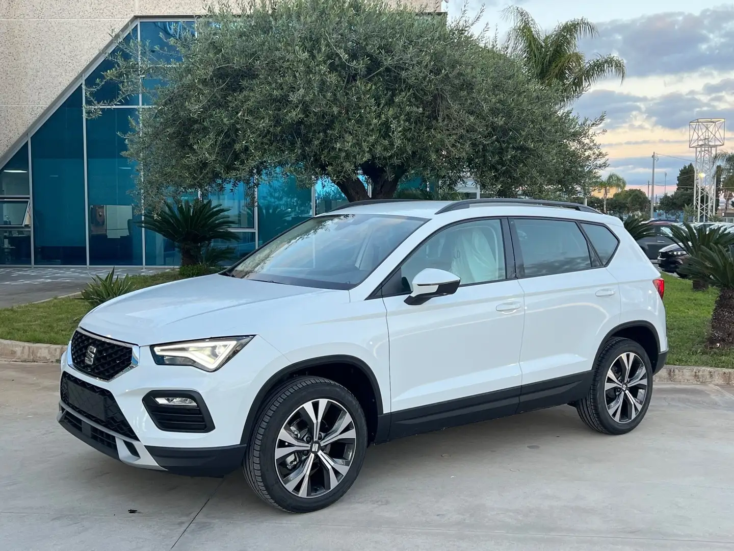 SEAT Ateca 1.5 150cv dsg possibilità noleggio no scoring Bianco - 1
