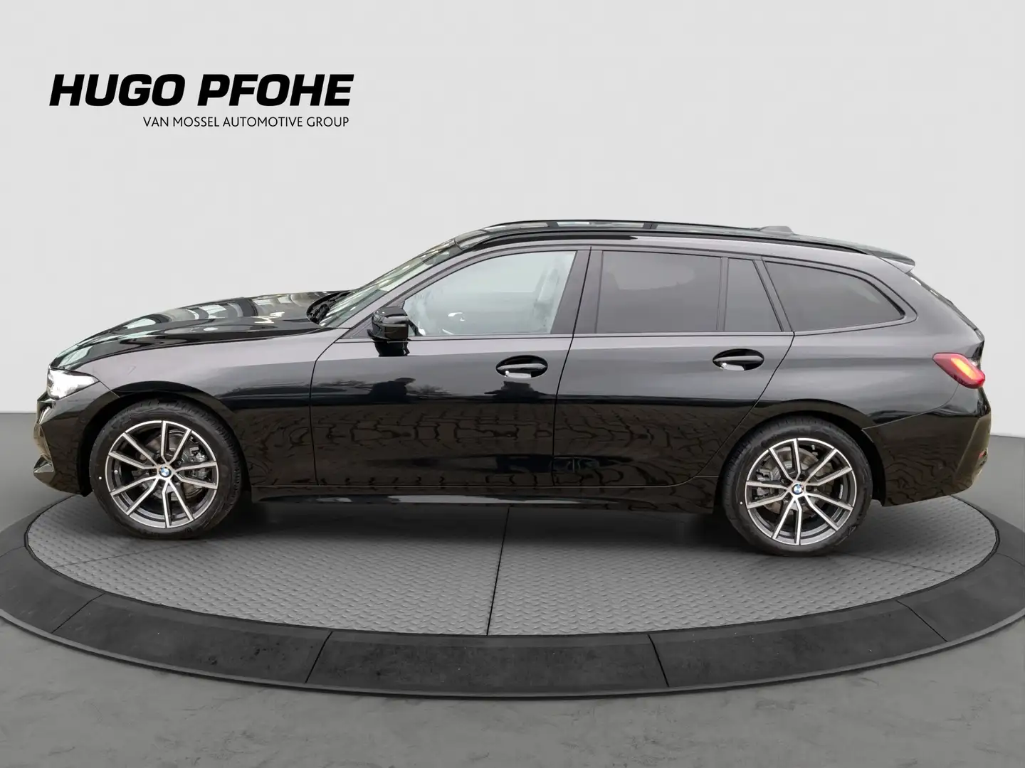 BMW 318 i Touring NP 55.970.- LED LM Zwart - 2