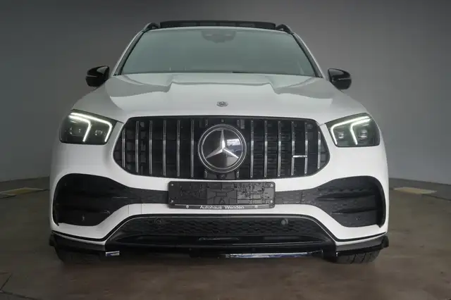 Mercedes-Benz 300 view 2
