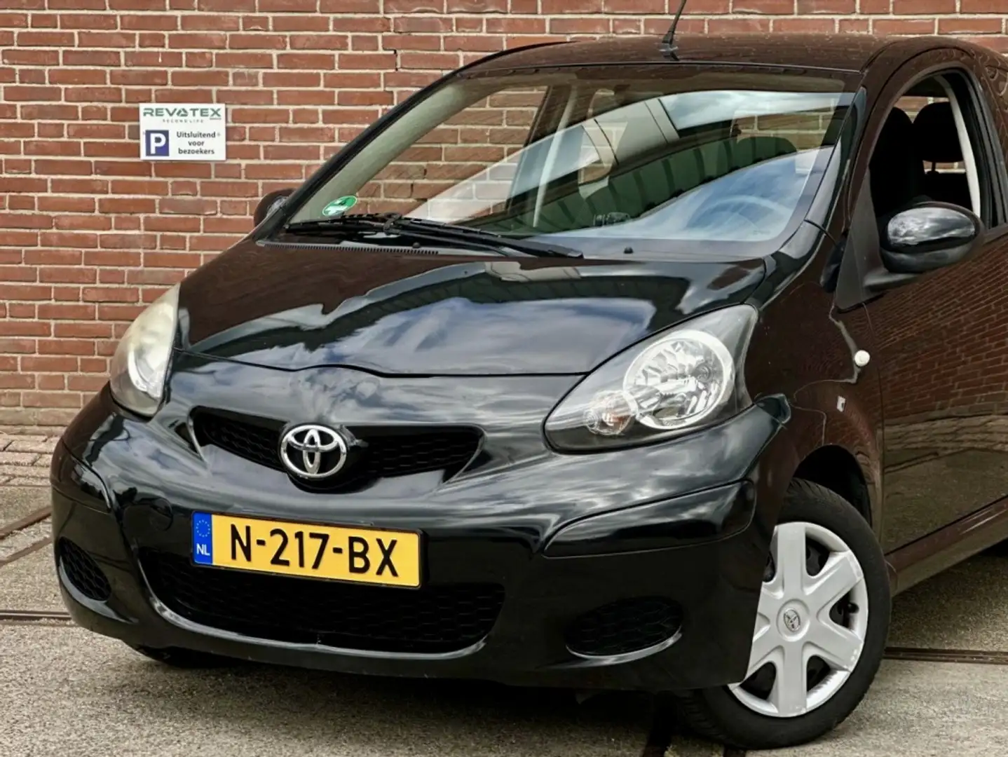 Toyota Aygo 1.0-12V Access Zwart - 2